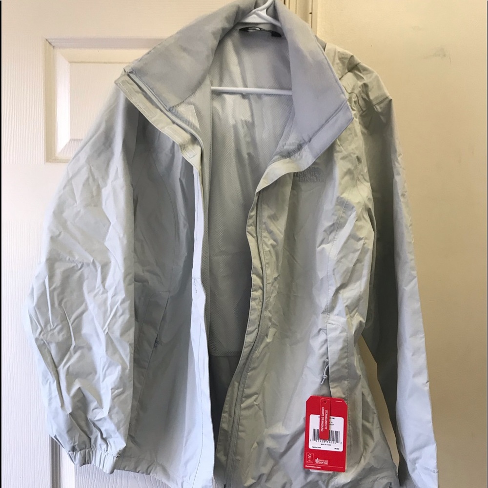 Woman’s NorthFace Resolve 2 Jacket Hike